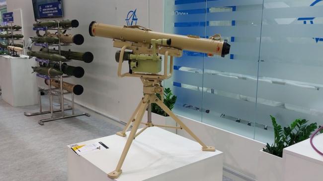 ФОТО © Defense Express: ПТРК «Корсар» та керовані ракети виробництва КБ «Луч» на виставці «Зброя та Безпека-2021»