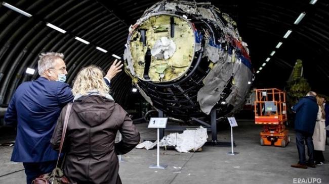 В 2014 році в небі над Донбасом було сбито малазійський пасажирський лайнер — загинуло 298 осіб (283 пасажири та 15 членів екіпажу)