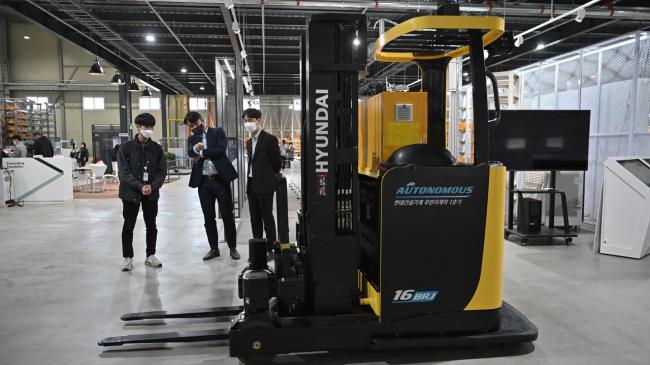 Південна Корея: «Люди мають навчитися працювати з роботами»