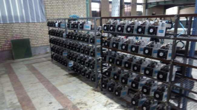 Іран майнить біткойни й без проблем оминає санкції США