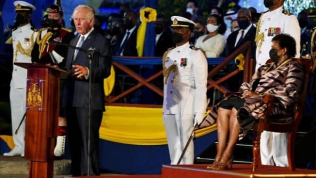 Барбадос залишає британську монархію і стає республікою