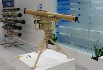 ФОТО © Defense Express: ПТРК «Корсар» та керовані ракети виробництва КБ «Луч» на виставці «Зброя та Безпека-2021» 