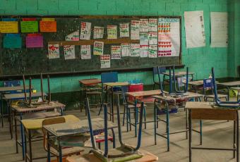 Через пандемію COVID-19 понад 77 млн школярів все ще позбавлені можливості ходити в школу